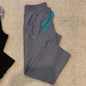 FIGS scrubs - Petite Medium Kade Cargo Scrub Pants